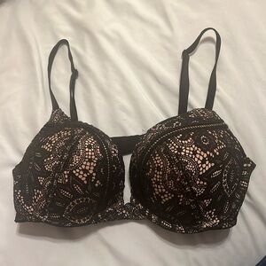 Victoria’s Secret Black Bombshell 36 B bra